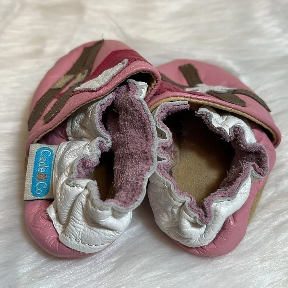 Cade & Co Ski Patrol Pink Leather Soft Suede Sole Shoes